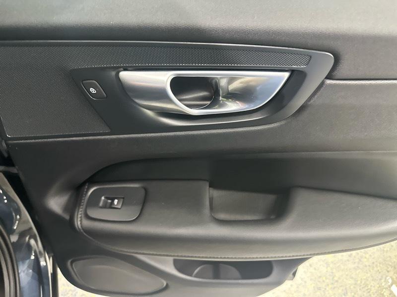 Volvo XC60 B5 Plus Dark AWD 2024