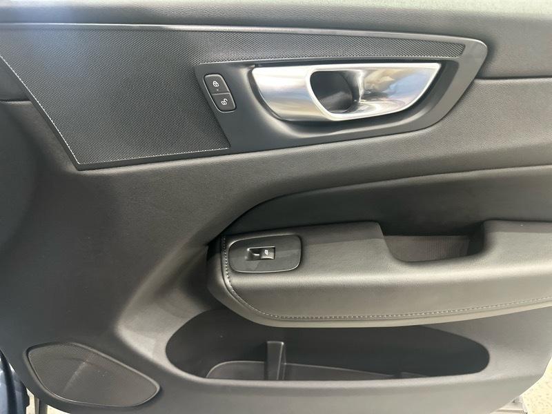 Volvo XC60 B5 Plus Dark AWD 2024