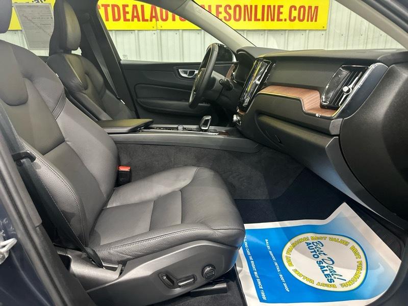 Volvo XC60 B5 Plus Dark AWD 2024