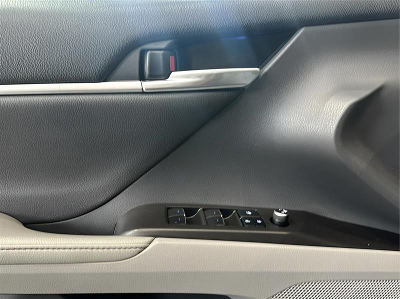 Toyota Camry XLE V6 2022