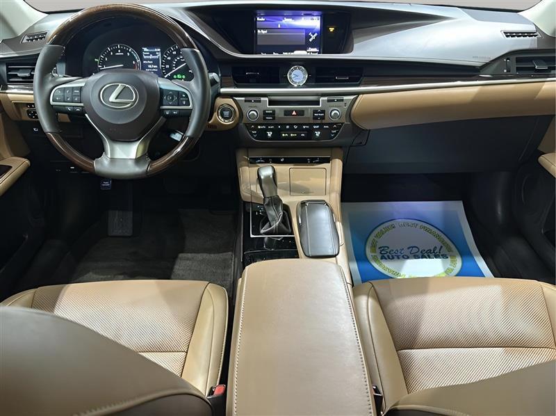 Lexus ES 350 Sedan 2017