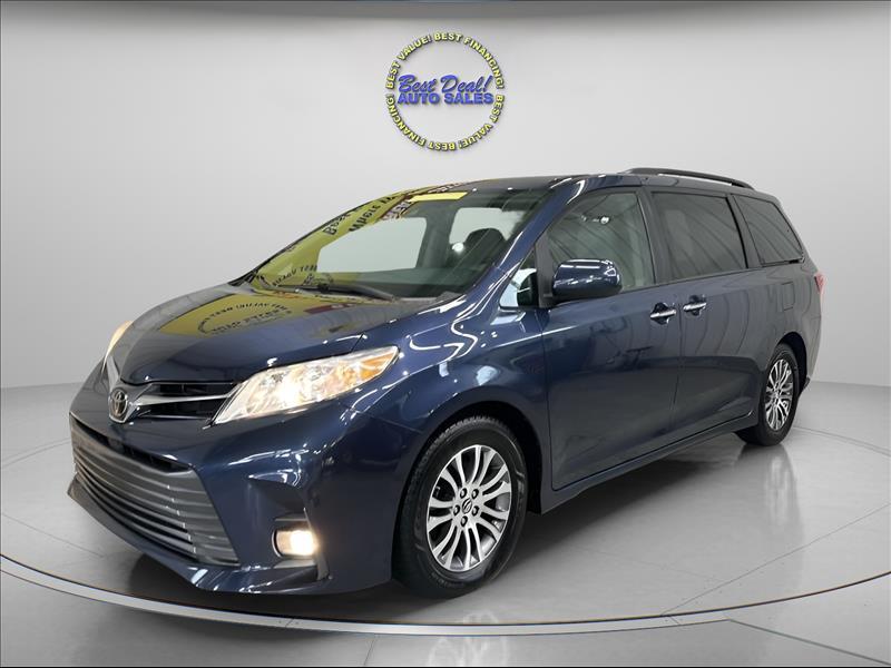 2020 Toyota Sienna XLE 7 Passenger