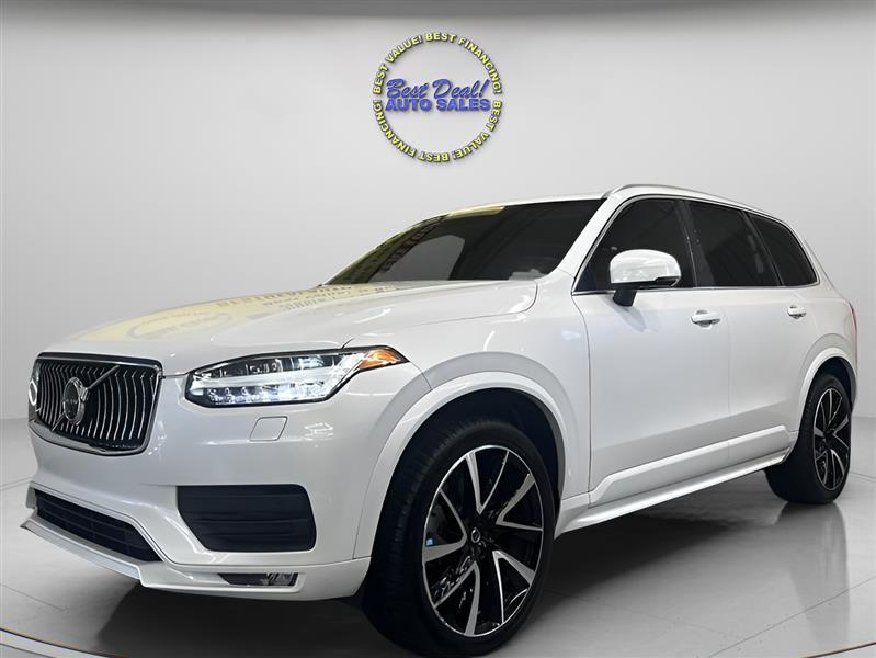 2022 Volvo XC90 T6 Momentum AWD