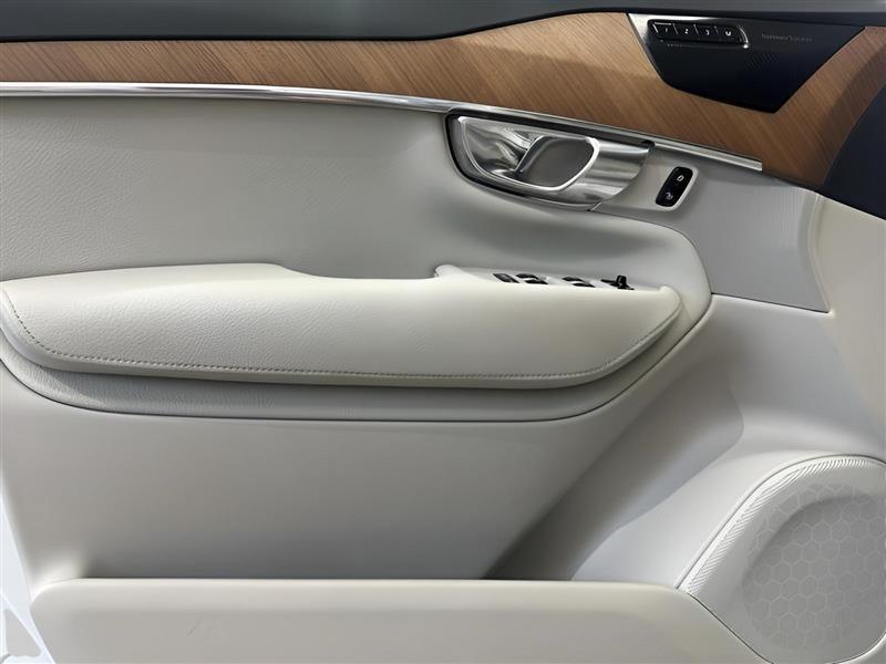 Volvo XC90 T6 Momentum AWD 2022