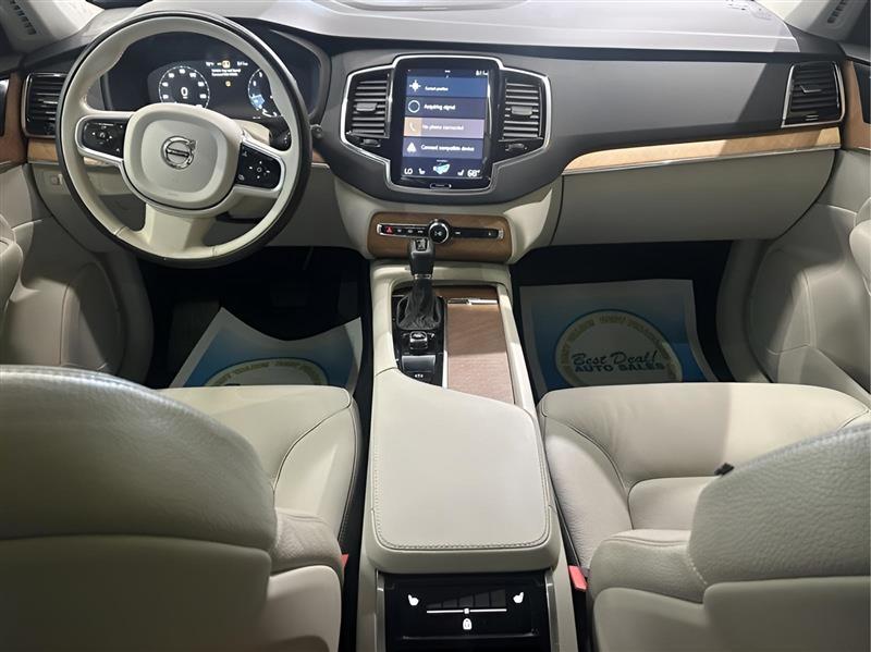 Volvo XC90 T6 Momentum AWD 2022
