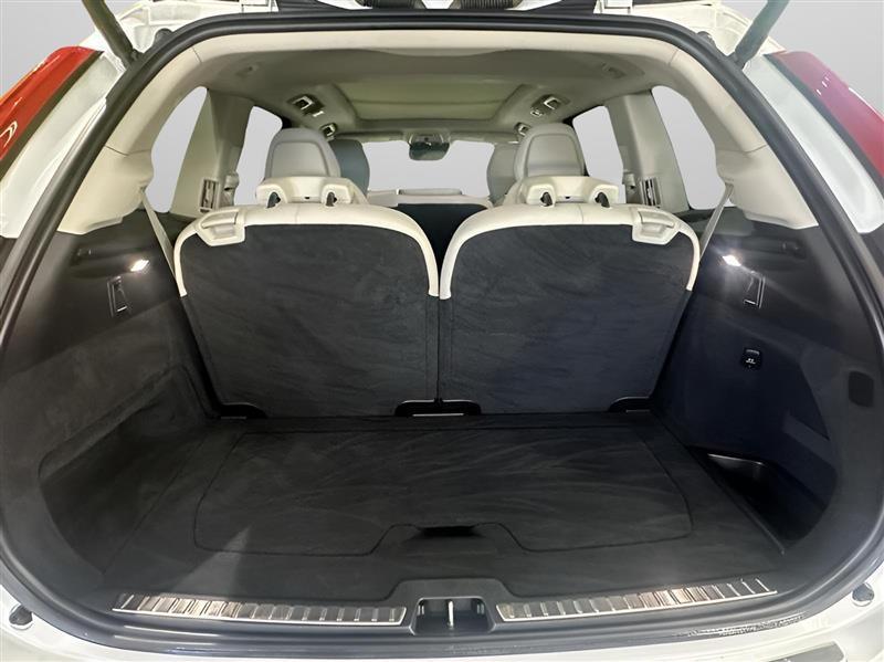 Volvo XC90 T6 Momentum AWD 2022