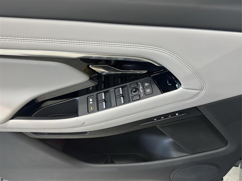 Land Rover Range Rover Evoque R-Dynamic SE 2023