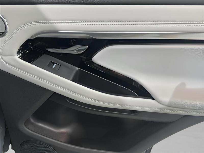 Land Rover Range Rover Evoque R-Dynamic SE 2023