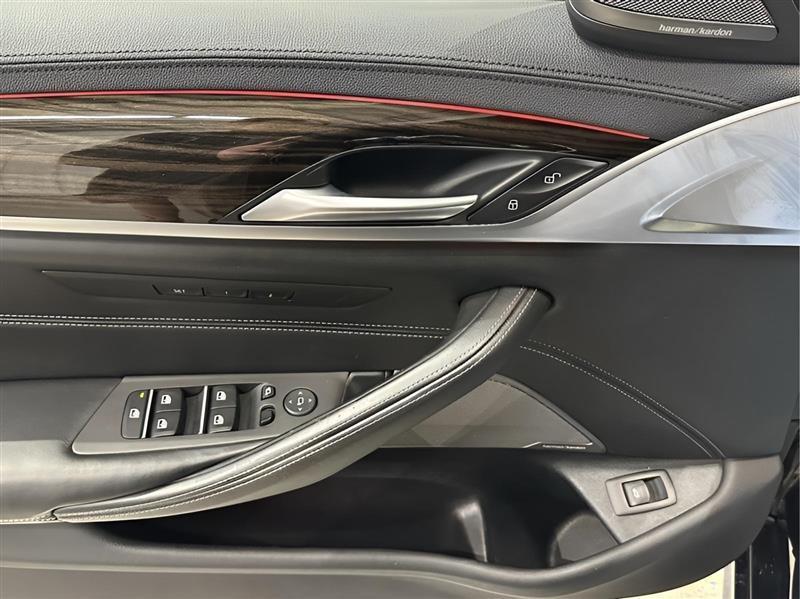 BMW 5-Series M550i xDrive 2020