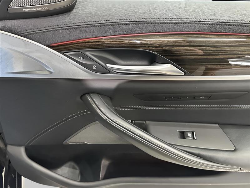 BMW 5-Series M550i xDrive 2020