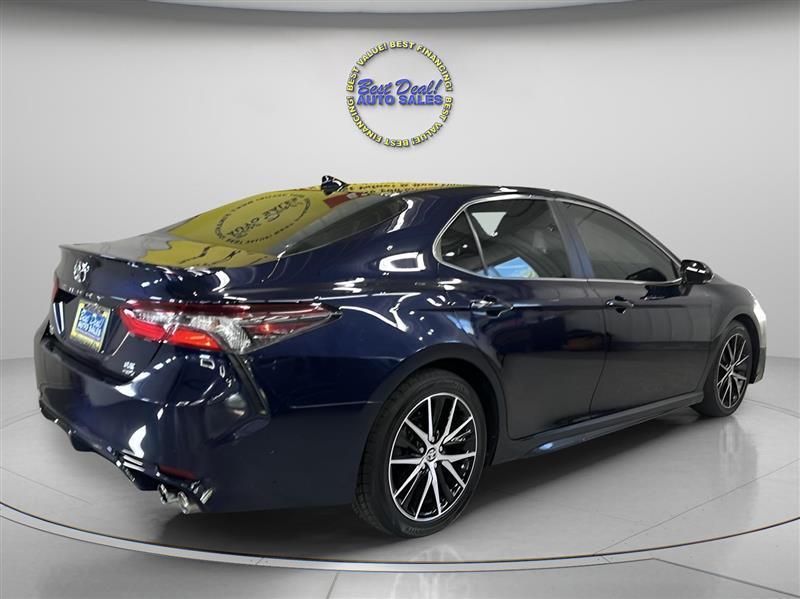 Toyota Camry SE AWD 2021