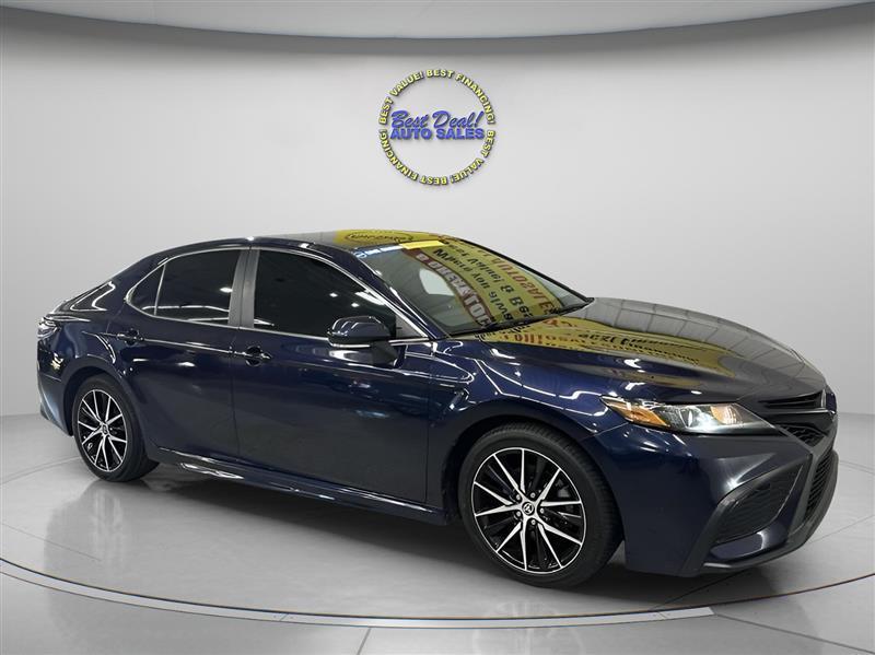Toyota Camry SE AWD 2021