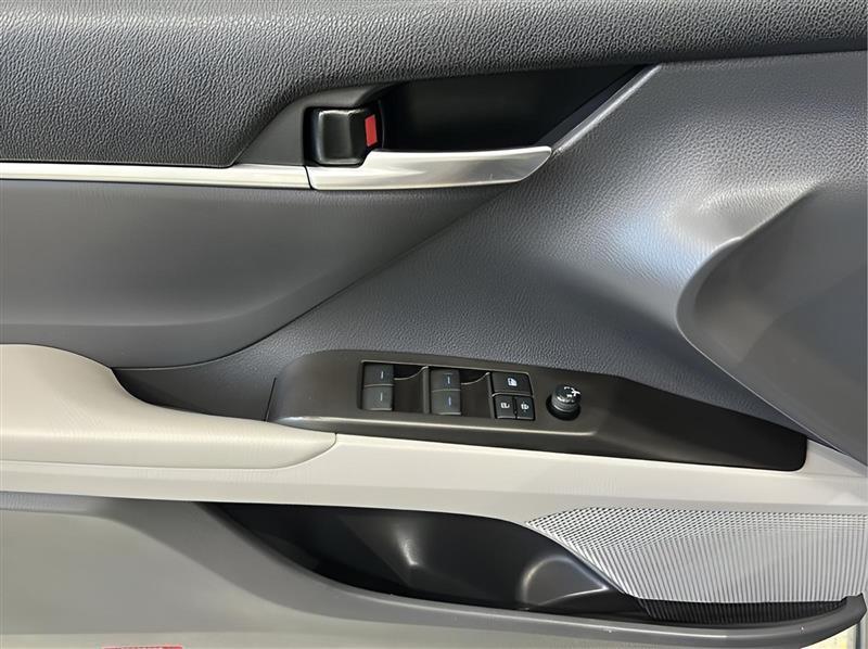 Toyota Camry SE AWD 2021