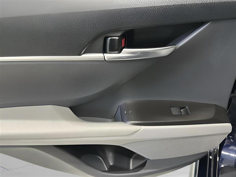Toyota Camry SE AWD 2021