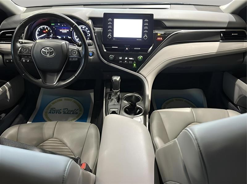 Toyota Camry SE AWD 2021