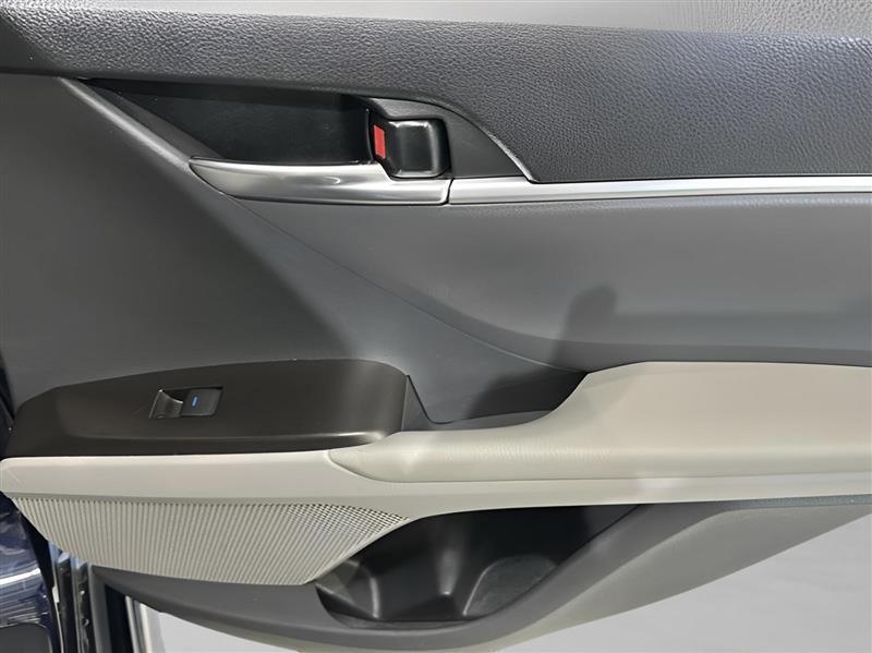 Toyota Camry SE AWD 2021