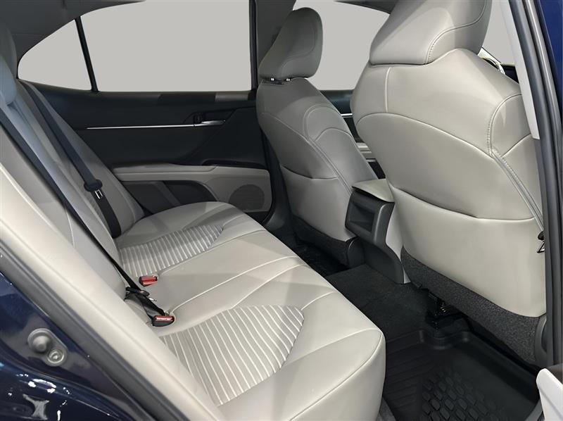 Toyota Camry SE AWD 2021