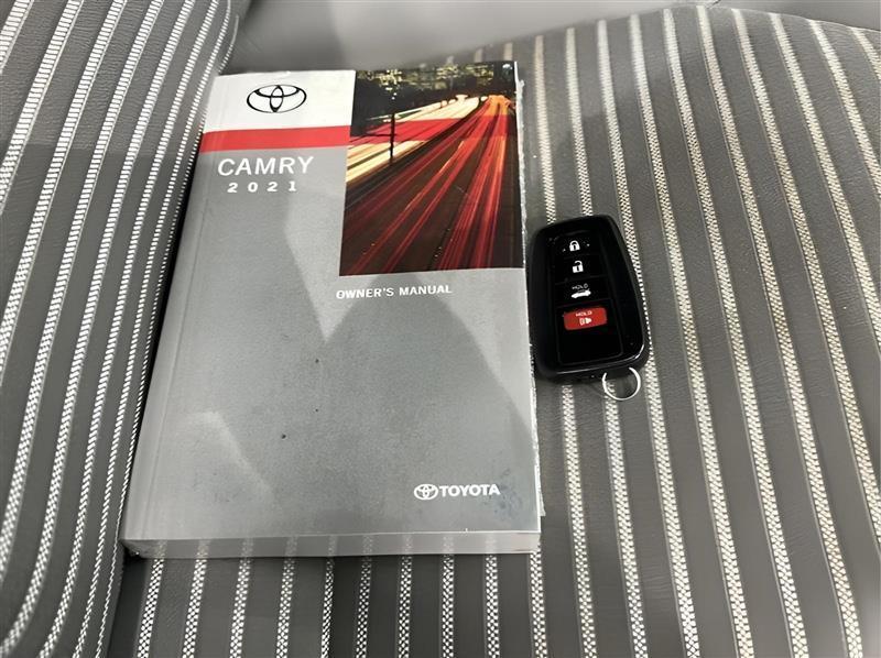 Toyota Camry SE AWD 2021