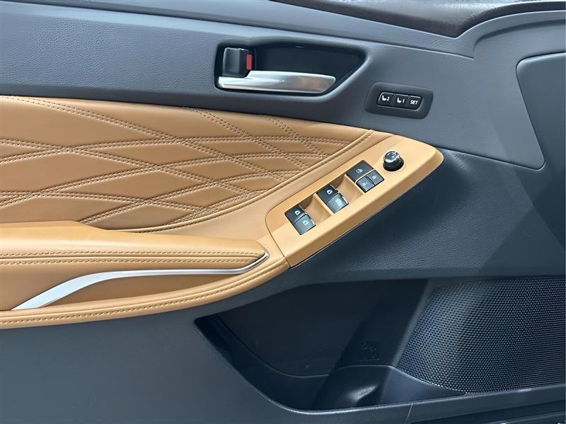 Toyota Avalon Hybrid Limited 2021