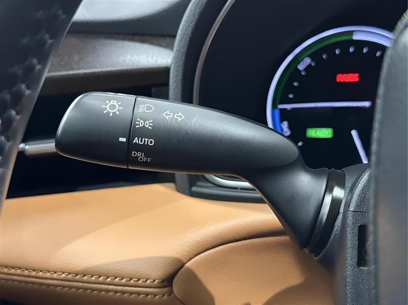 Toyota Avalon Hybrid Limited 2021