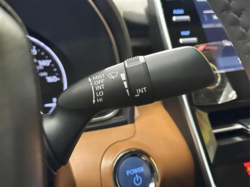 Toyota Avalon Hybrid Limited 2021
