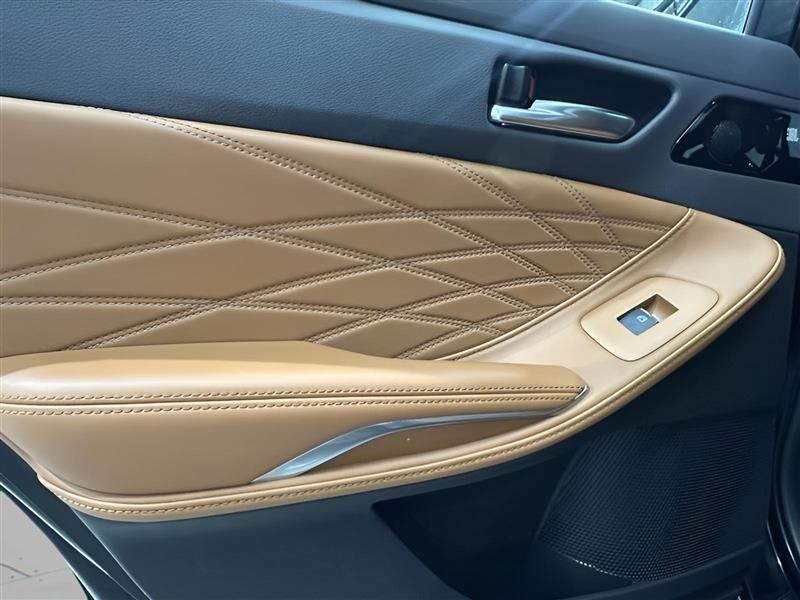 Toyota Avalon Hybrid Limited 2021