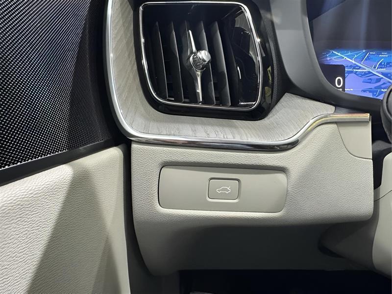 Volvo XC60 B5 Plus Dark AWD 2024