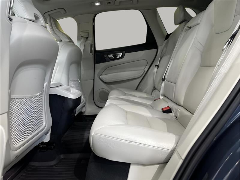 Volvo XC60 B5 Plus Dark AWD 2024