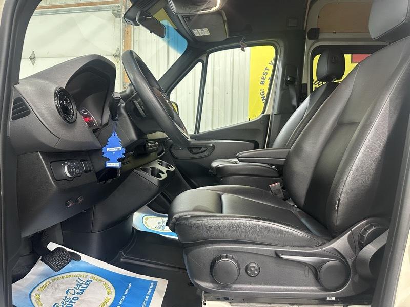 Mercedes-Benz Sprinter 2500 144-in. WB 2023