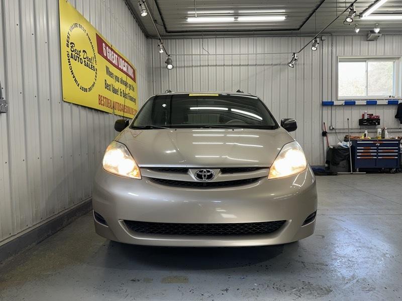 2009 Toyota Sienna CE FWD 7-Passenger