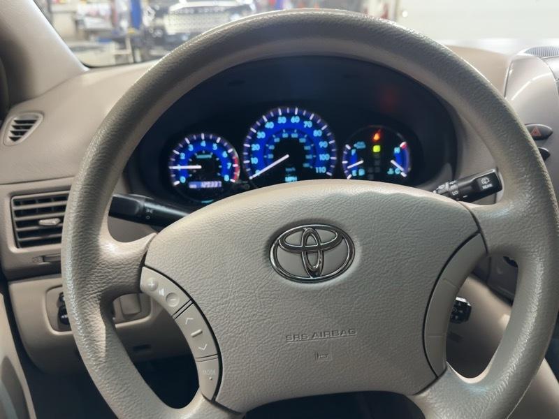 Toyota Sienna LE FWD 7 Passenger 2009