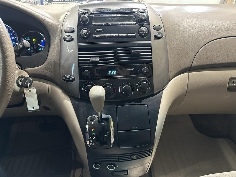 Toyota Sienna LE FWD 7 Passenger 2009