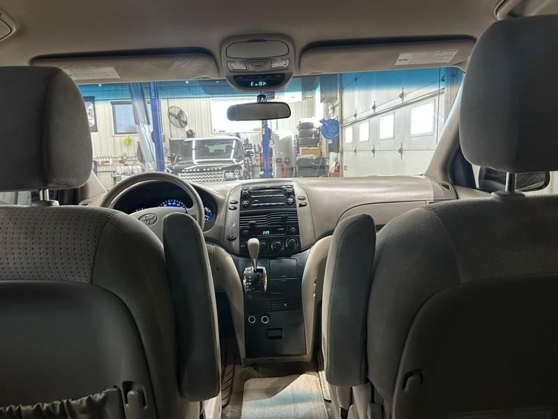 Toyota Sienna LE FWD 7 Passenger 2009