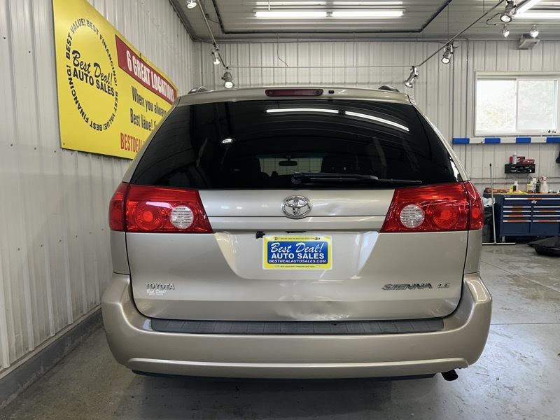Toyota Sienna LE FWD 7 Passenger 2009