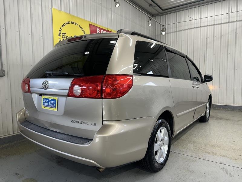 Toyota Sienna LE FWD 7 Passenger 2009