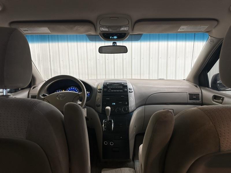 Toyota Sienna LE FWD 7 Passenger 2009