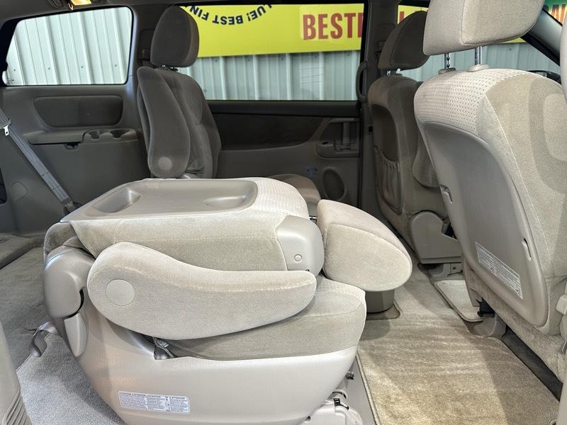 Toyota Sienna LE FWD 7 Passenger 2009