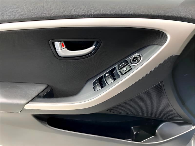 2016 Hyundai Elantra GT photo 15