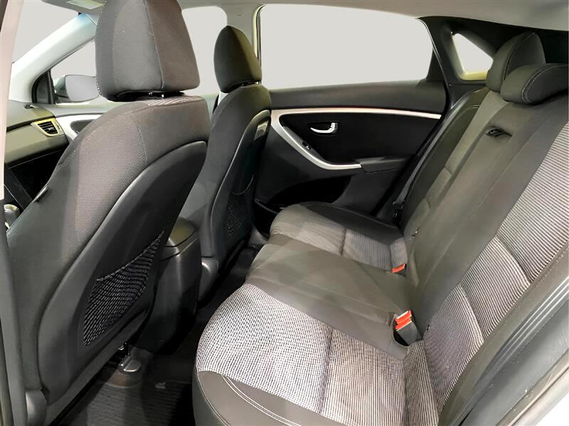 2016 Hyundai Elantra GT photo 16