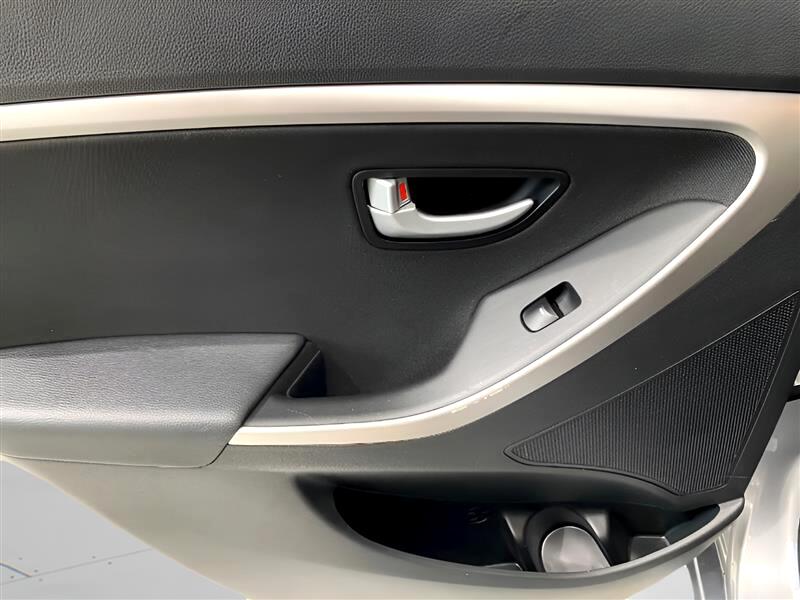 2016 Hyundai Elantra GT photo 17