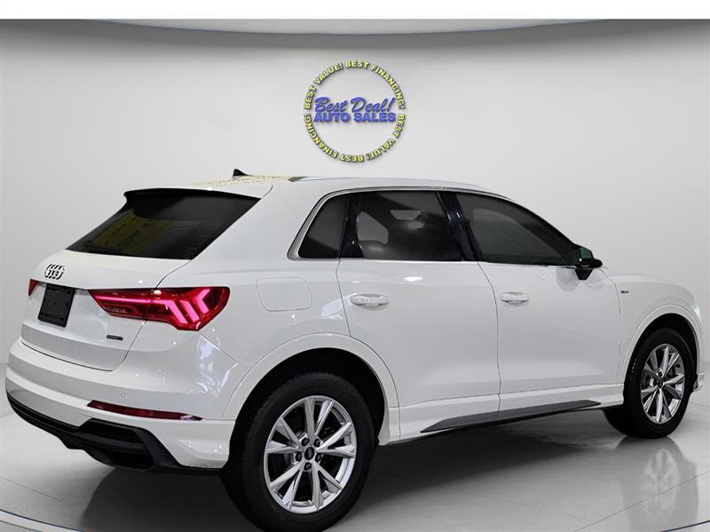 2023 Audi Q3 S line Premium photo 4