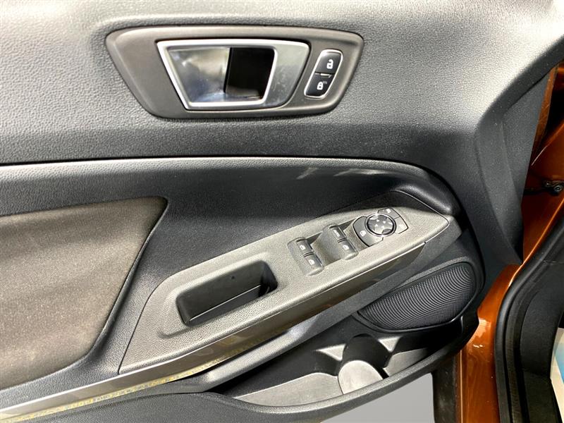 2018 Ford EcoSport SE photo 9