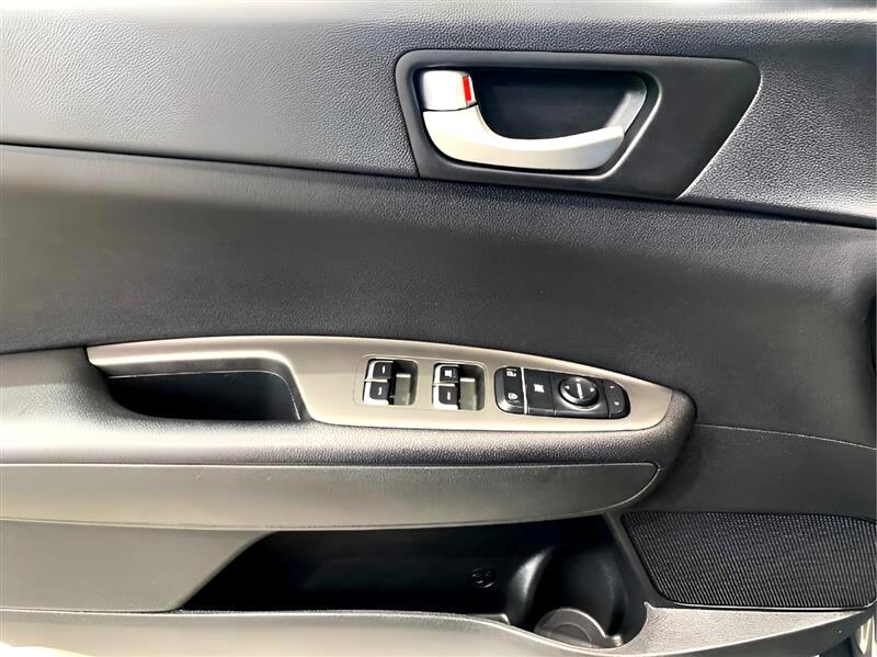2020 Kia Optima LX photo 16
