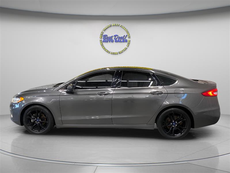 2020 Ford Fusion SE photo 3