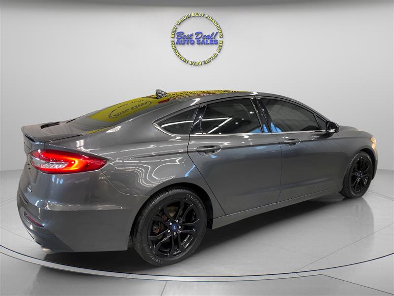 2020 Ford Fusion SE photo 6