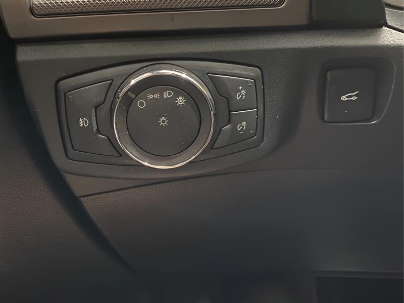 2020 Ford Fusion SE photo 14