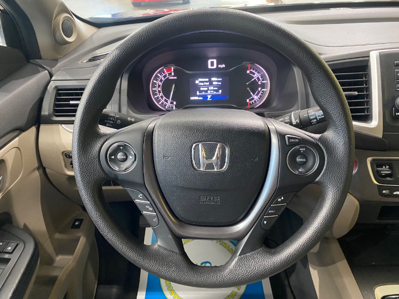 2016 Honda Pilot LX photo 10