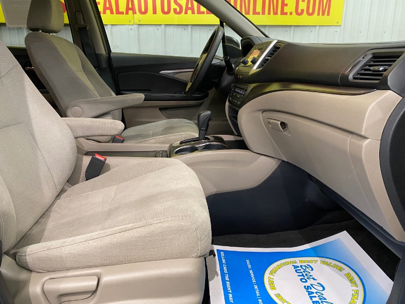 2016 Honda Pilot LX photo 22