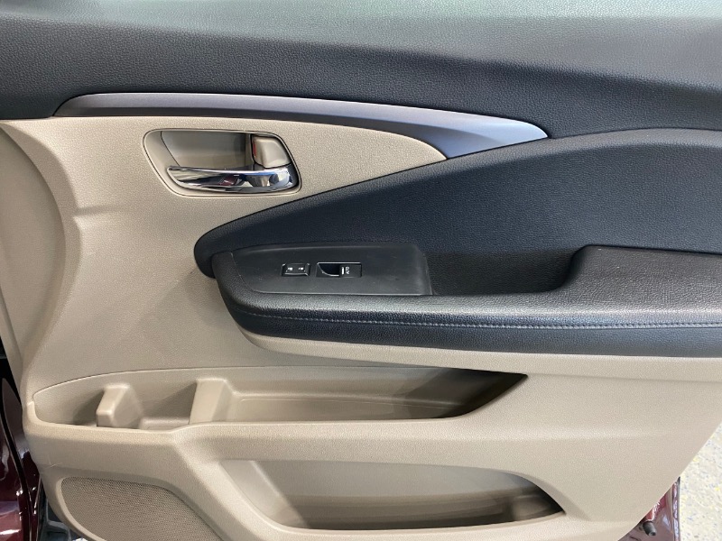 2016 Honda Pilot LX photo 23