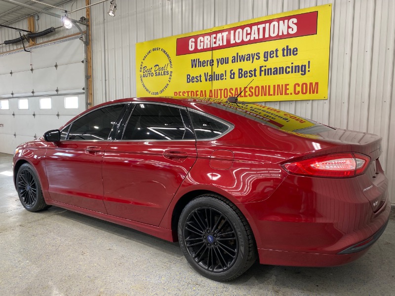 2016 Ford Fusion SE photo 3